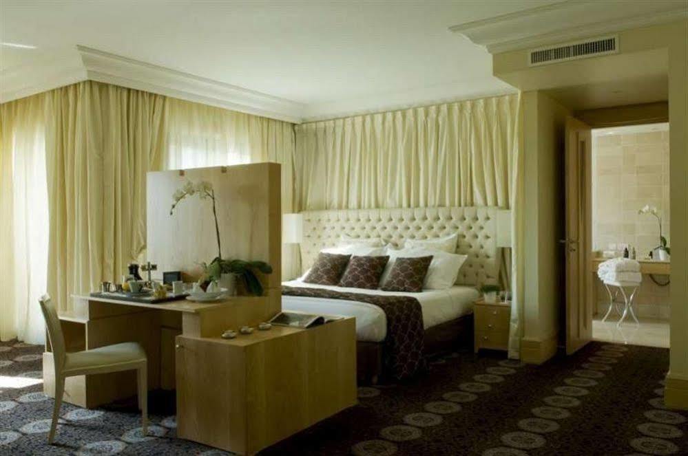 Hotel & Le Pavillon